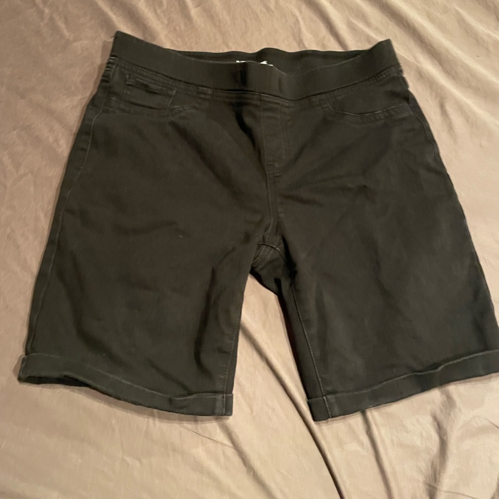 Woman’s shorts. Size L